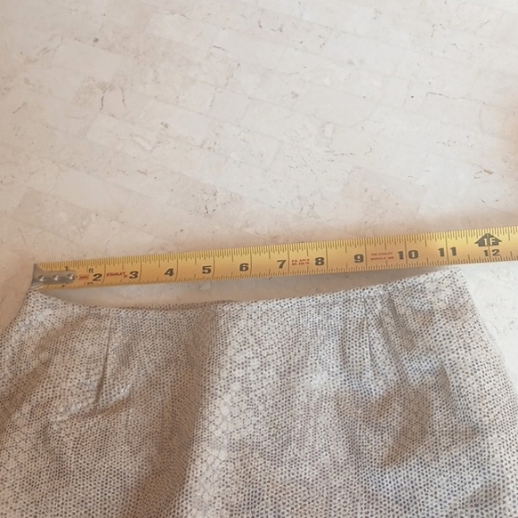 Vintage women's Leather skirt, U.S. size 2 Danier/Canada/-reptile Print - Picture 2 of 12